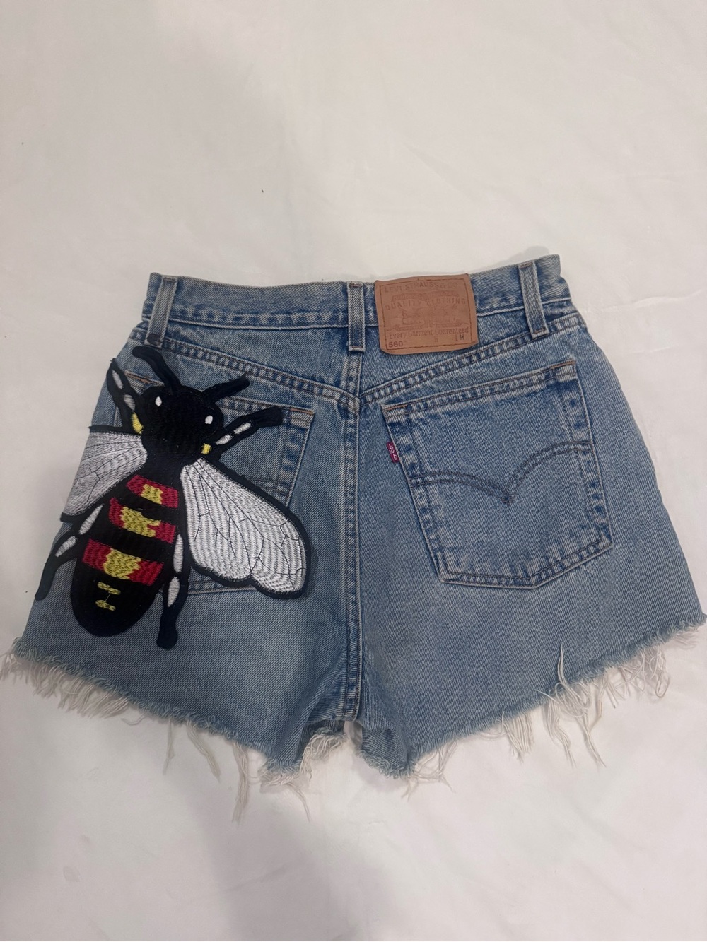 Vintage Levi’s 560 Cutoff Shorts 28 Embroidered Bee High Rise Denim